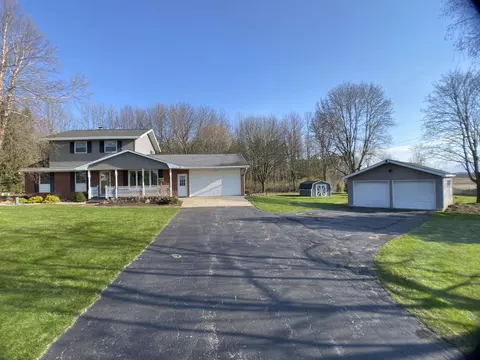 w4118 Pine Road, Cecil, WI 54111