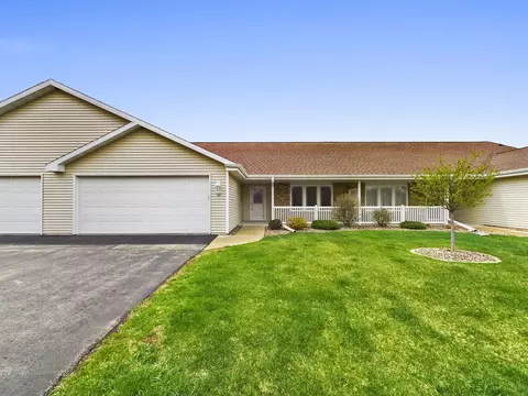 32 Queens Way, Fond Du Lac, WI 54935