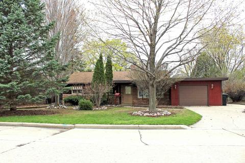 2006 W Hickory Ct, Appleton, WI 54914