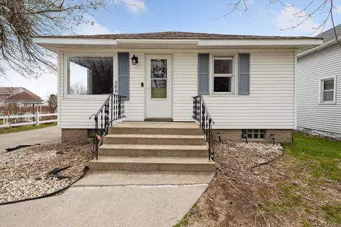 509 Henes Park Dr, Menominee, MI 49858
