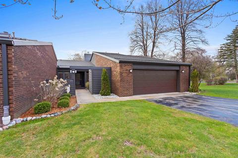 126 Webster Heights Dr, Green Bay, WI 54301
