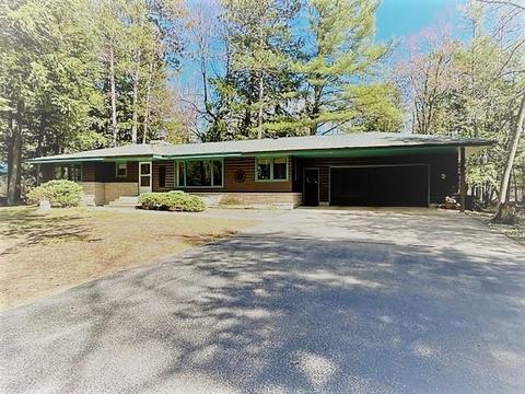 N494 River Drive, Menominee, MI 49858