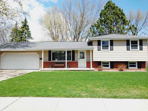 1010 Westwood Dr, De Pere, WI 54115