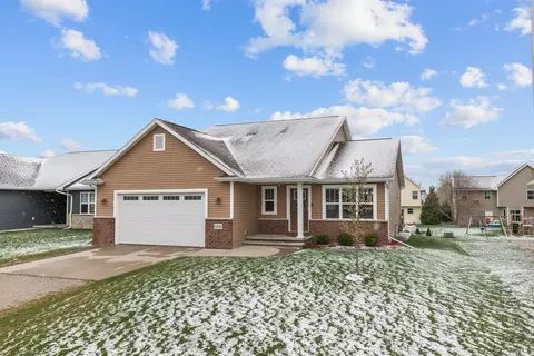 2656 Cavalry Ln, Neenah, WI 54956