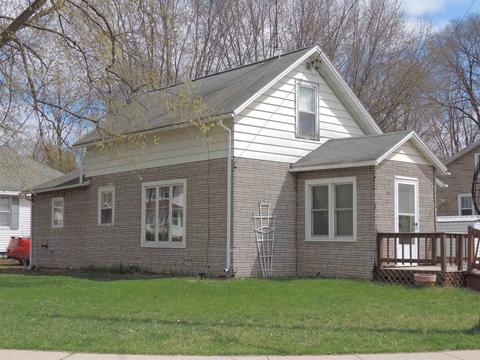 301 E 1st St, Gillett, WI 54124