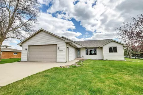 409 Evergreen Dr, Kaukauna, WI 54130