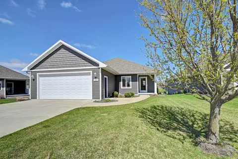2040 Golden Bell Dr, Green Bay, WI 54313