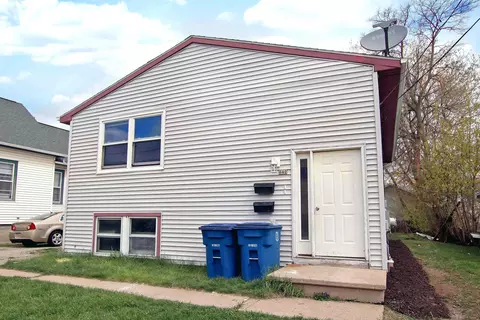 640 Bay Shore Dr, Oshkosh, WI 54901