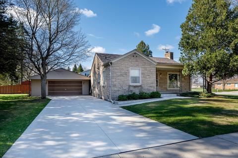 108 E Cedar St, Pulaski, WI 54162