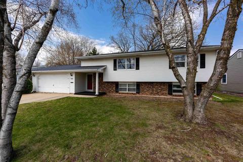 828 W 19th Ave, Oshkosh, WI 54902