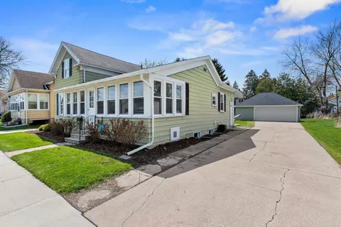 531 Pleasant St, Oshkosh, WI 54901