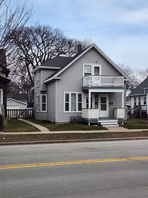 516 12th Ave, Green Bay, WI 54303