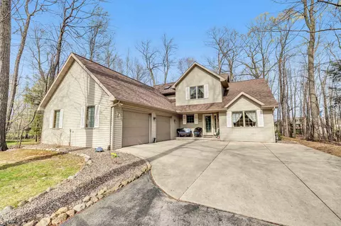 3088 Falcon Ridge Trl, Green Bay, WI 54313
