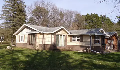 438 S Main St, Hancock, WI 54943