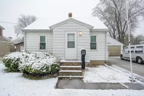 1902 N Charlotte St, Appleton, WI 54911