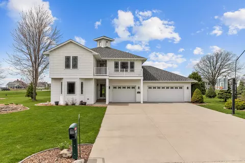 5875 Pointe West Dr, Winneconne, WI 54986