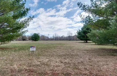6 Th St #2, Marinette, WI 54143