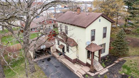 313 S Washington St, Waupaca, WI 54981