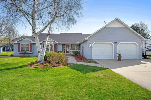 526 Acreview Dr, De Pere, WI 54115