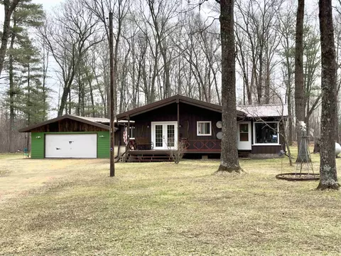 5640 Mayflower Ln, Gillett, WI 54124