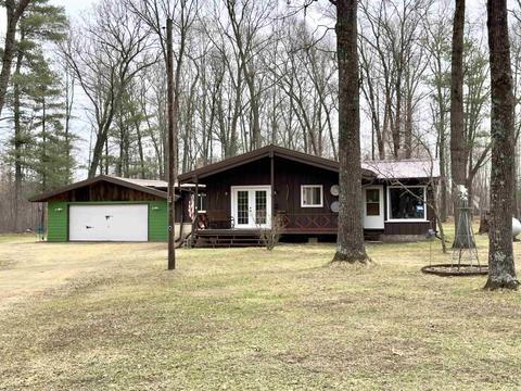 5640 Mayflower Ln, Gillett, WI 54124