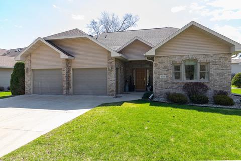 935 Brighton Dr, Menasha, WI 54952