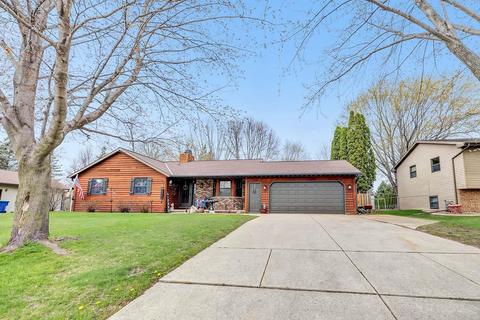 2157 Canyonland Dr, Green Bay, WI 54311