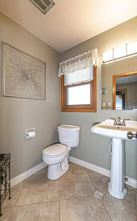 2018 N Douglas St, Appleton, WI 54914 photo 16