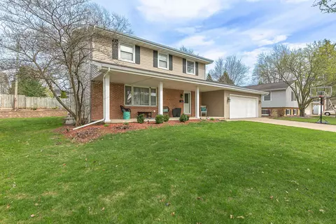 2018 N Douglas St, Appleton, WI 54914