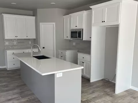 W6581 Ethan Drive, Appleton, WI 54915 photo 4