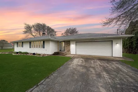 571 County Road G, Neenah, WI 54956