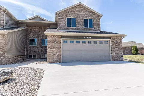 2322 Plank Cir #B, Appleton, WI 54915