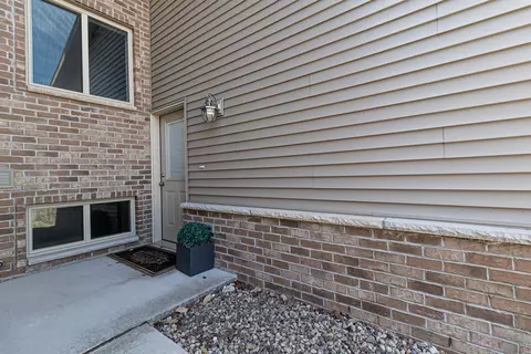 2322 Plank Cir #B, Appleton, WI 54915 photo 2