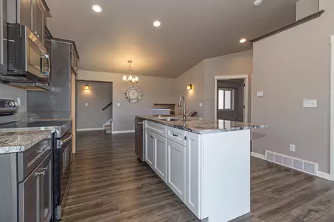 2322 Plank Cir #B, Appleton, WI 54915 photo 6