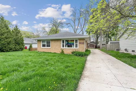 2402 Gmeiner Rd, Appleton, WI 54915 photo 1