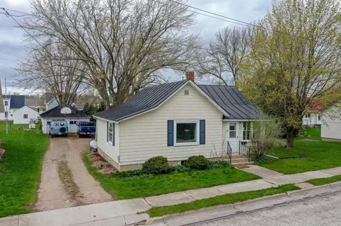 116 Dewey St, Brillion, WI 54110