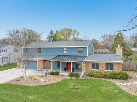 240 Roselawn Blvd, Green Bay, WI 54301