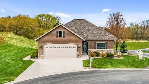 w6995 Brackenwood Lane, Greenville, WI 54942