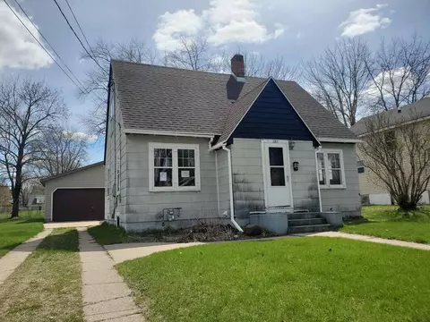 121 Brix St, Clintonville, WI 54929