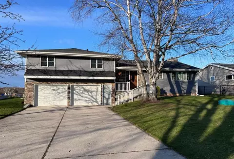 50 Villa Heights Ct, Algoma, WI 54201