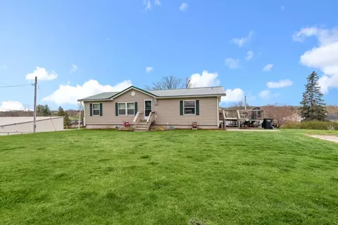 102 W 3rd St, Cambria, WI 53923