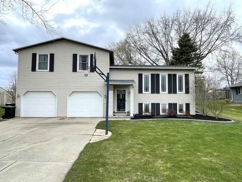 923 Pawn Dr, Green Bay, WI 54313