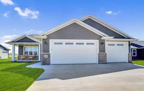 1013 Grassy Meadow Ln, Menasha, WI 54952