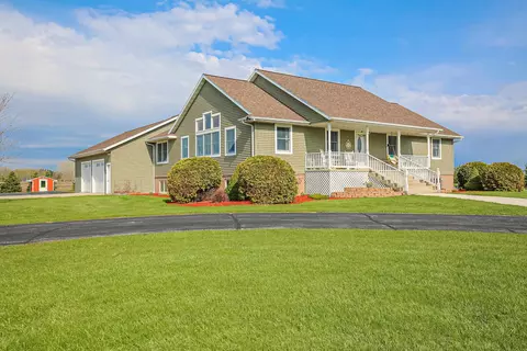 1237 Yurek Rd, Pulaski, WI 54162