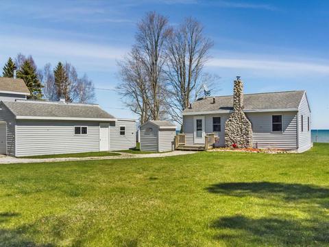 502 Lower Lasalle Rd, Algoma, WI 54201