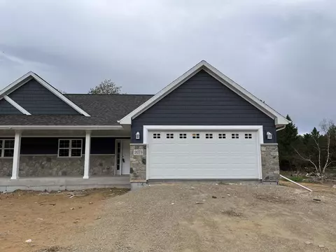 2073 Abbey Rd, New London, WI 54961