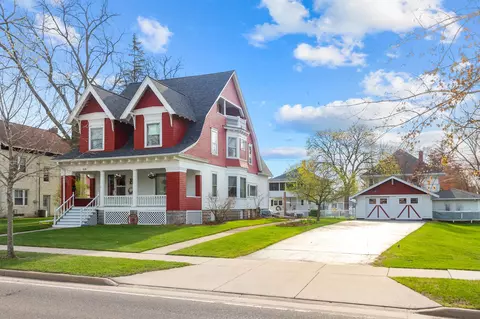 615 Wyman St, New London, WI 54961