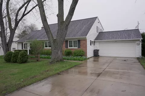 190 Rosemont Dr, Green Bay, WI 54301