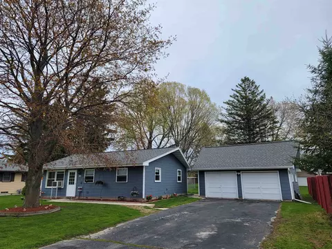 3617 N 34th St, Sheboygan, WI 53083