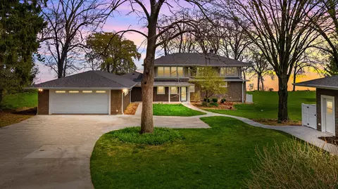 4060 Windermere Ln, Oshkosh, WI 54902